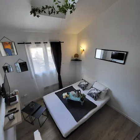 Reglisse-12 Min Des Parcs Walt Disney-arrivee Autonome - Parking & Wifi Gratuit Appartement *